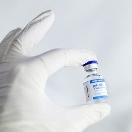 La campagne de vaccination s’active jusqu’aux plateformes boursières