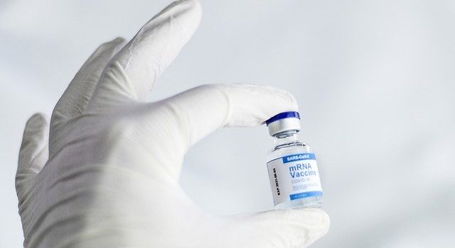 La campagne de vaccination s’active jusqu’aux plateformes boursières